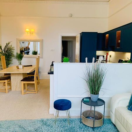 **Sunny And Bright, Thatchers Rock One Bed Beach Front Apartment*** Torquay Luaran gambar