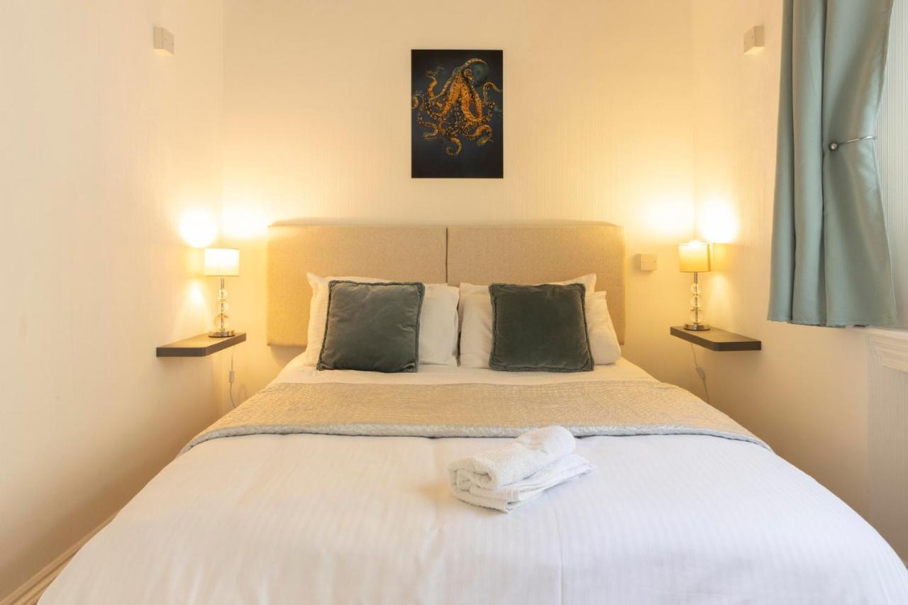 **Sunny And Bright, Thatchers Rock One Bed Beach Front Apartment*** Torquay Luaran gambar