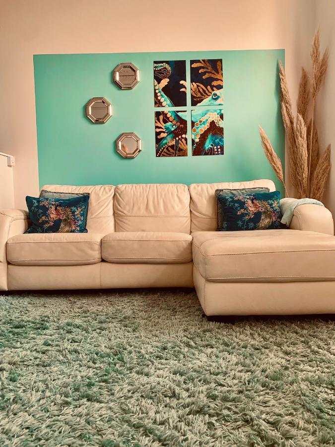 **Sunny And Bright, Thatchers Rock One Bed Beach Front Apartment*** Torquay Luaran gambar