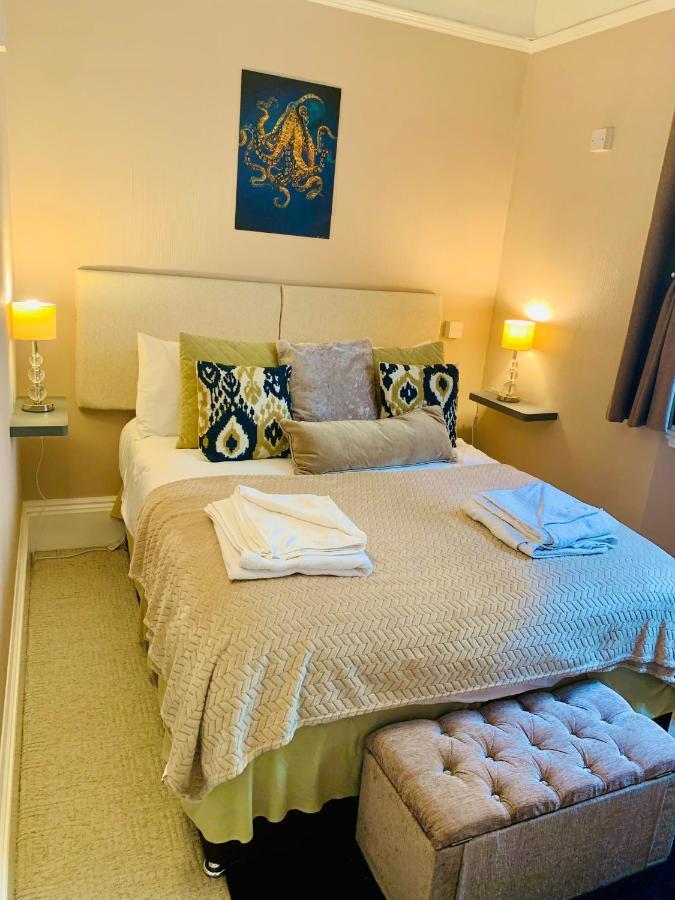 **Sunny And Bright, Thatchers Rock One Bed Beach Front Apartment*** Torquay Luaran gambar