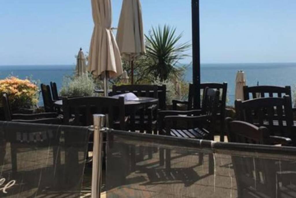 **Sunny And Bright, Thatchers Rock One Bed Beach Front Apartment*** Torquay Luaran gambar