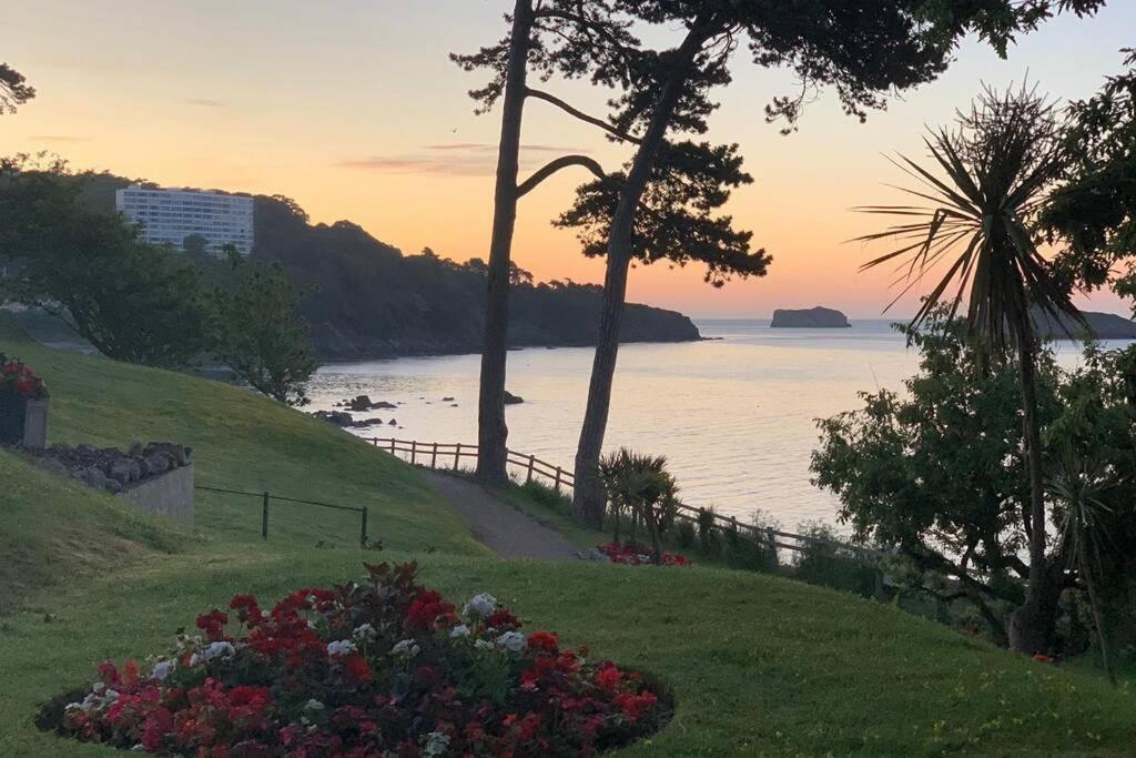 **Sunny And Bright, Thatchers Rock One Bed Beach Front Apartment*** Torquay Luaran gambar