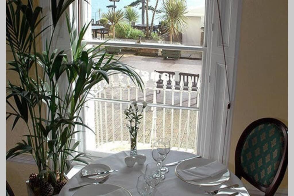 **Sunny And Bright, Thatchers Rock One Bed Beach Front Apartment*** Torquay Luaran gambar