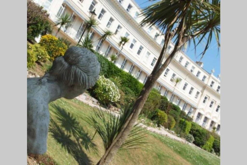 **Sunny And Bright, Thatchers Rock One Bed Beach Front Apartment*** Torquay Luaran gambar
